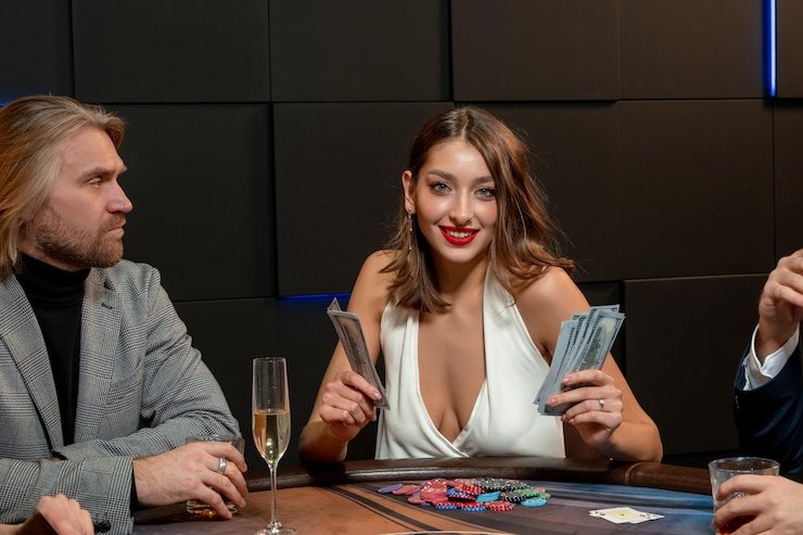 Platform bigbet78 menampilkan sportsbook, kasino langsung, dan permainan slot di aplikasi mobile