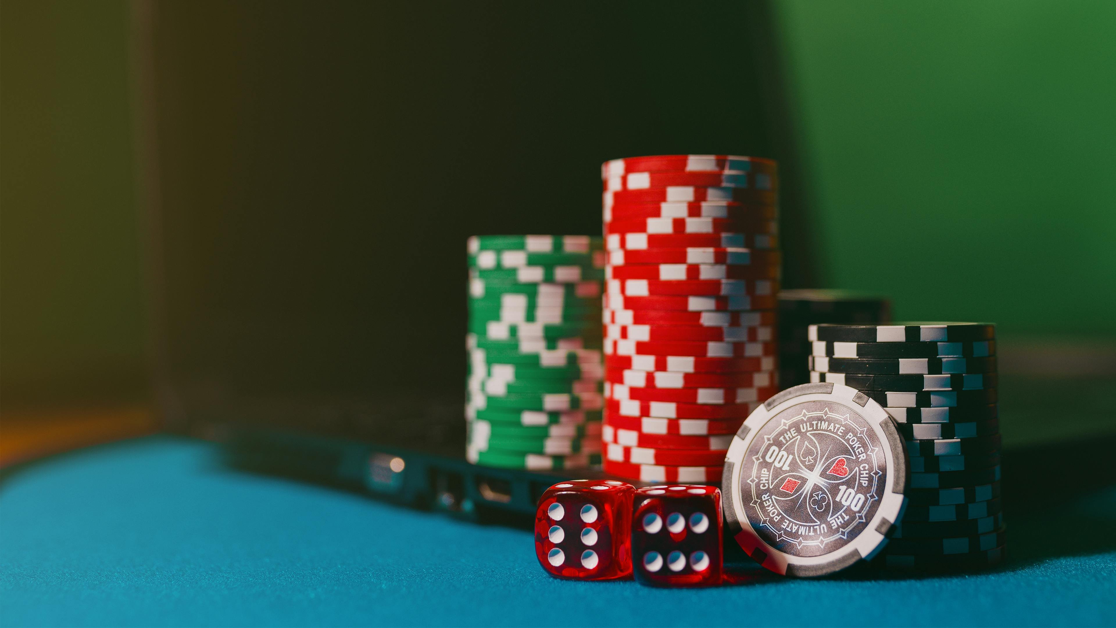 Layar login bigbet78 di ponsel Android dengan kolom email dan kata sandi